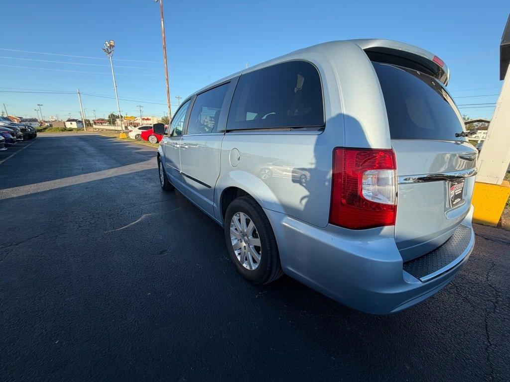 Chrysler Town & Country Touring 2013