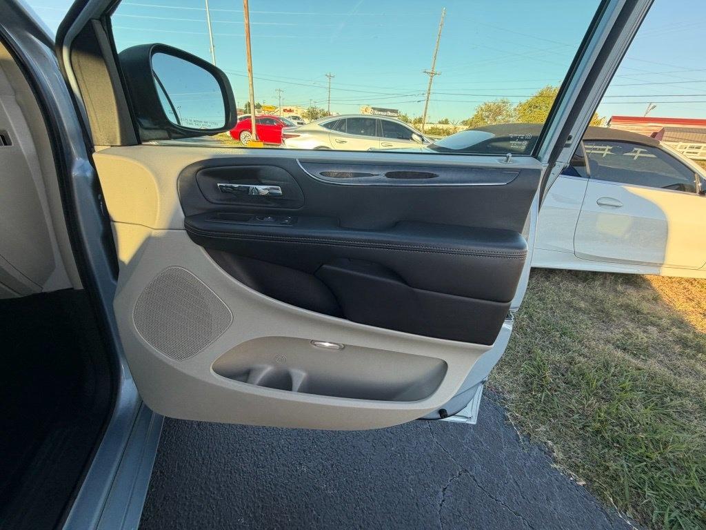 Chrysler Town & Country Touring 2013