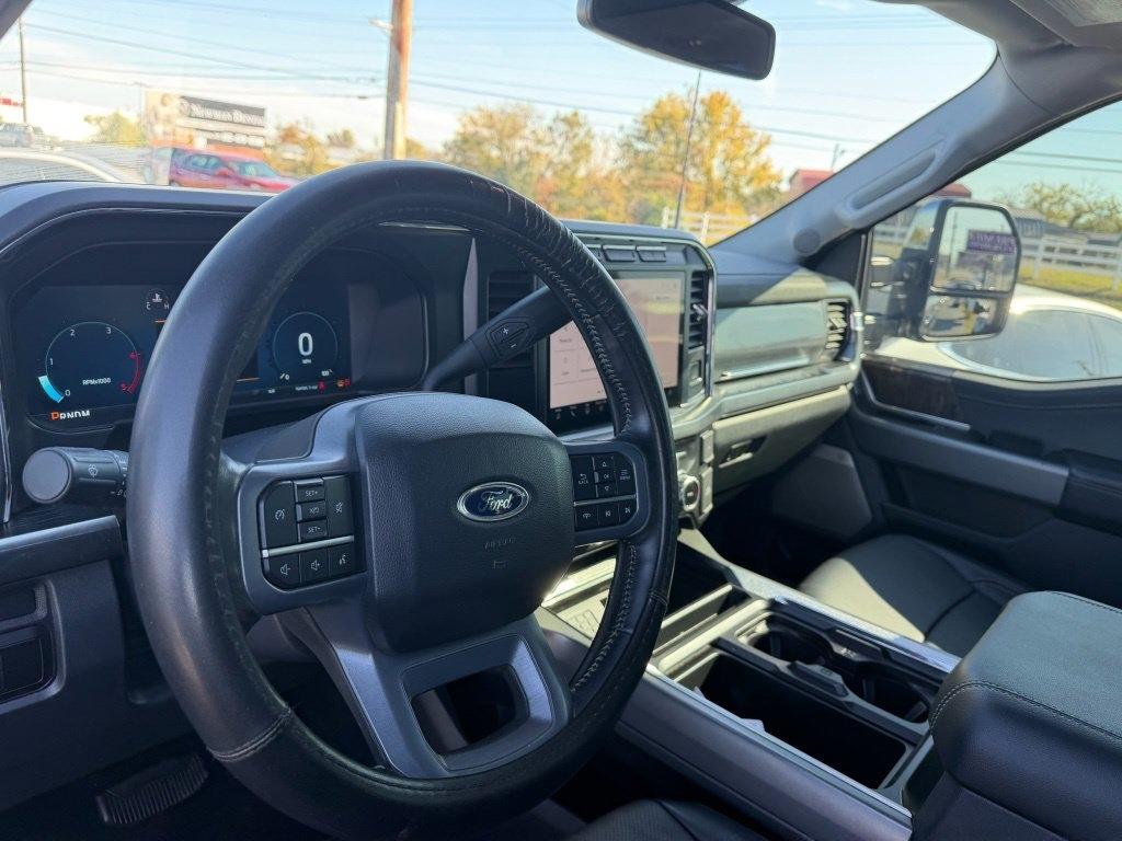 Ford F-250 SD Lariat Crew Cab 4WD 2024