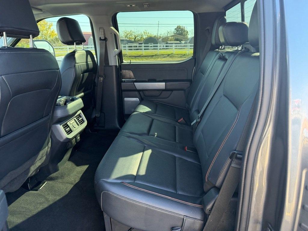 Ford F-250 SD Lariat Crew Cab 4WD 2024
