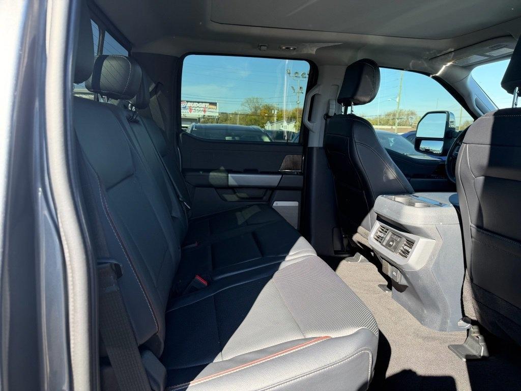 Ford F-250 SD Lariat Crew Cab 4WD 2024