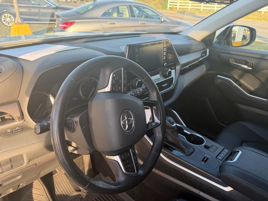 Toyota Highlander XLE FWD V6 2020