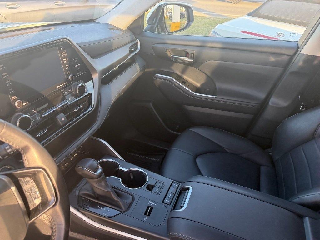 Toyota Highlander XLE FWD V6 2020