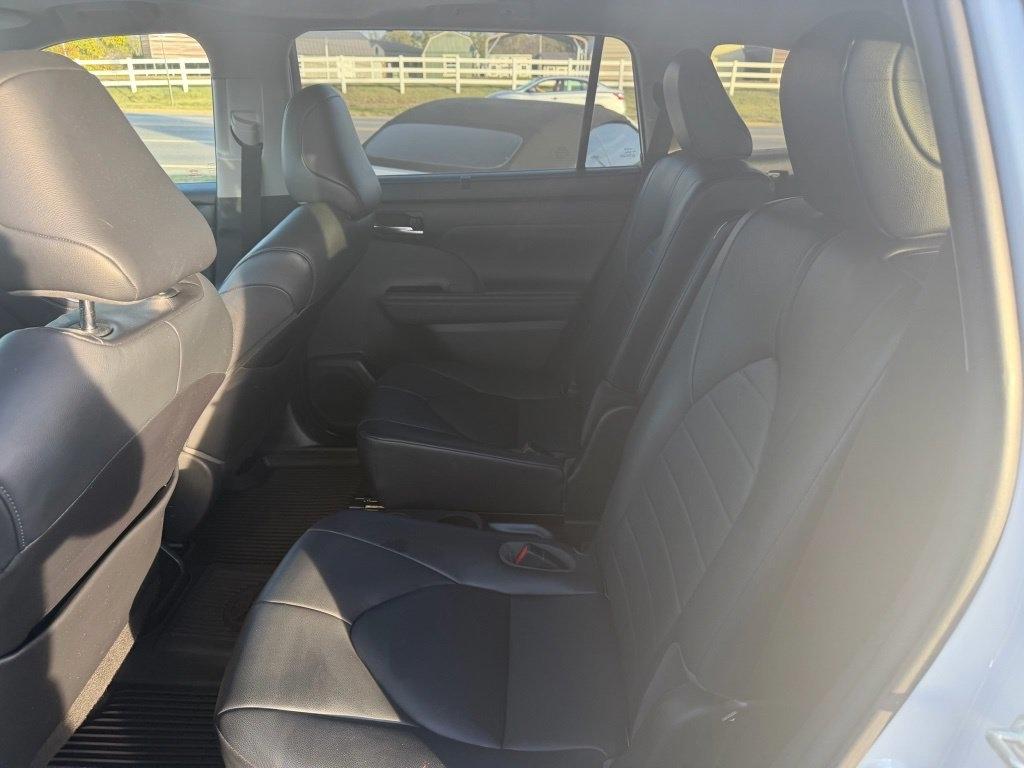 Toyota Highlander XLE FWD V6 2020
