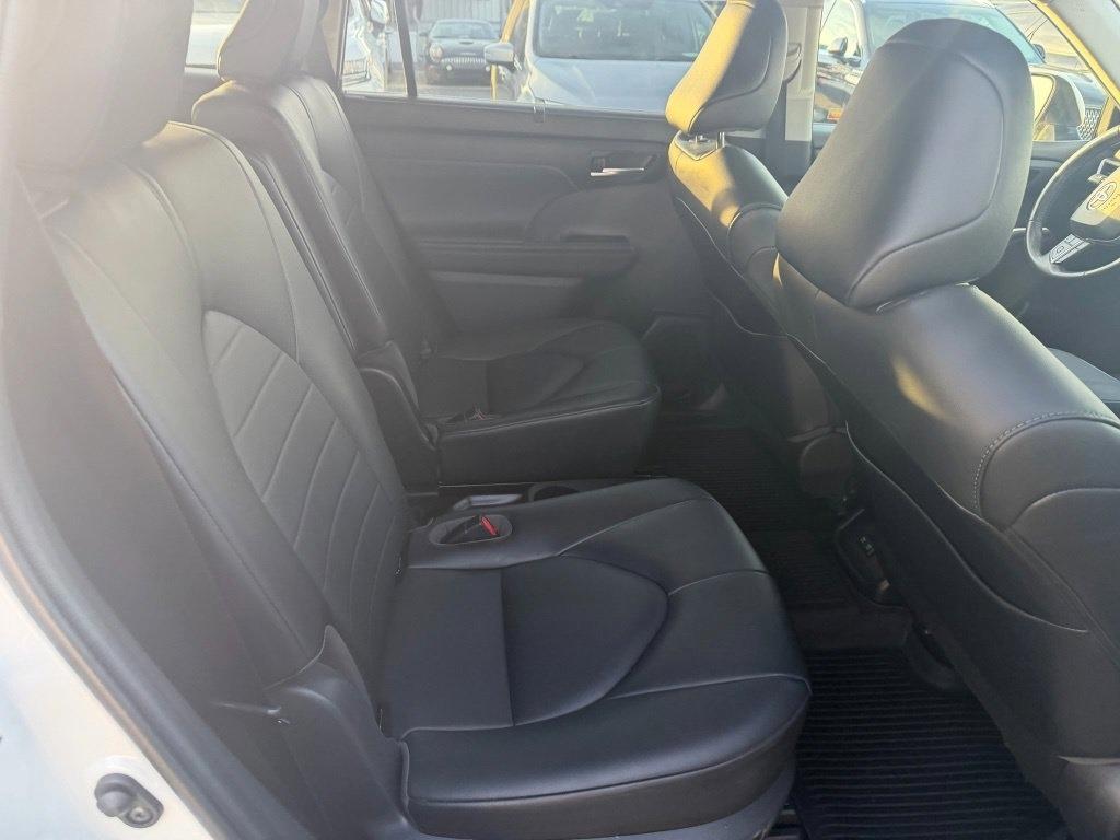 Toyota Highlander XLE FWD V6 2020