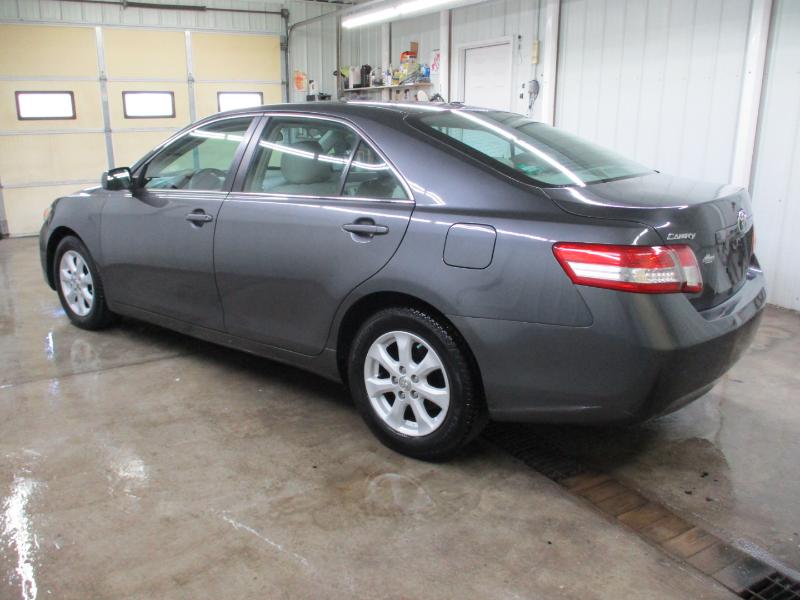 2011 Toyota Camry LE photo 2