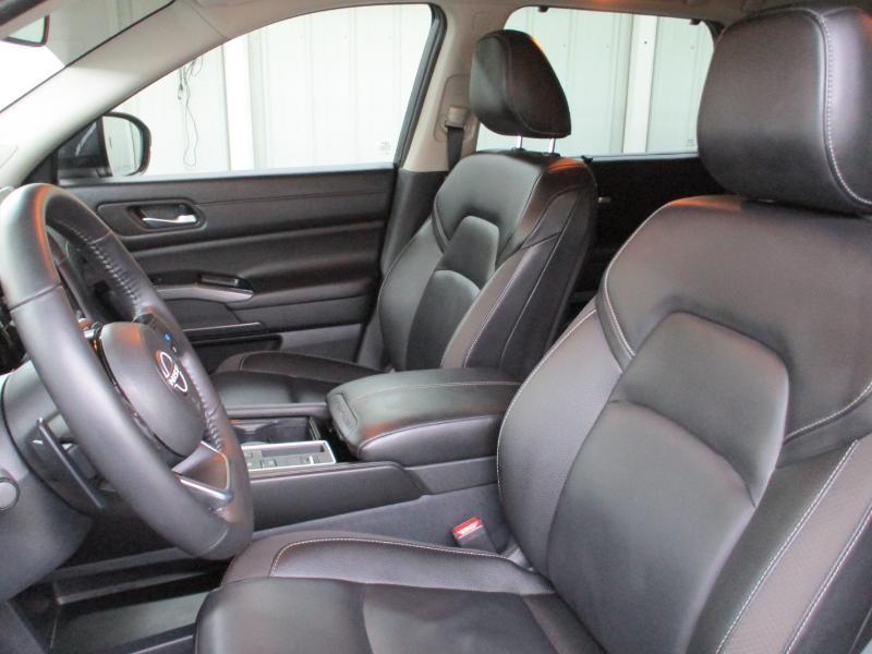 Nissan Pathfinder SL 2025