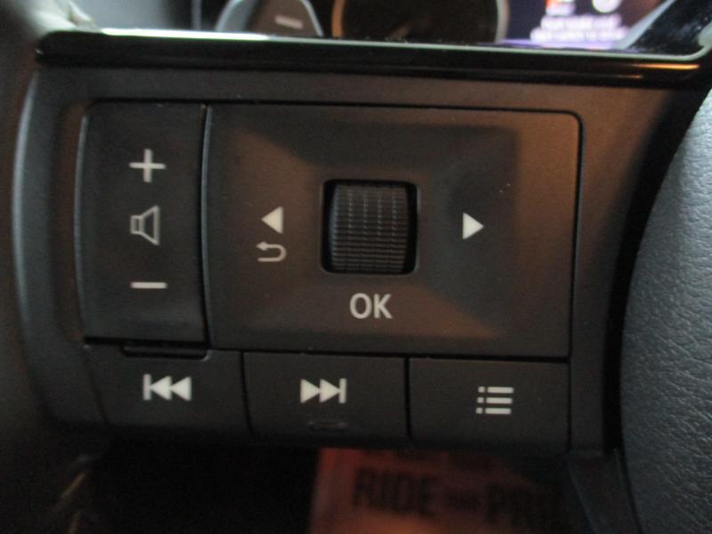 Nissan Pathfinder SL 2025