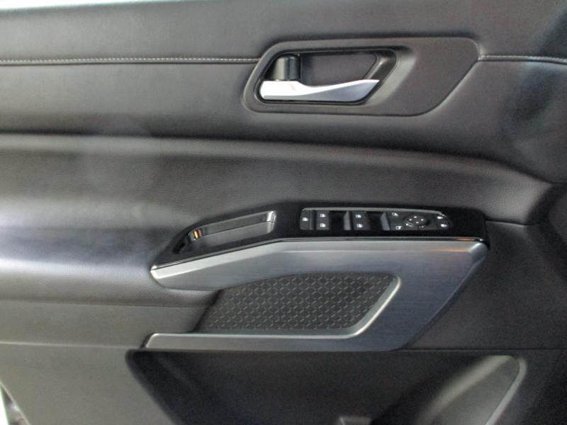 Nissan Pathfinder SL 2025