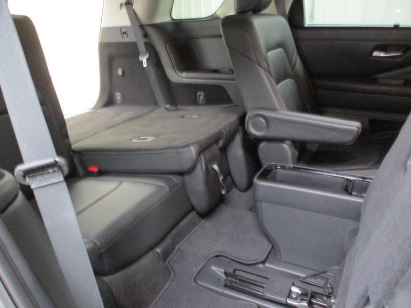 Nissan Pathfinder SL 2025