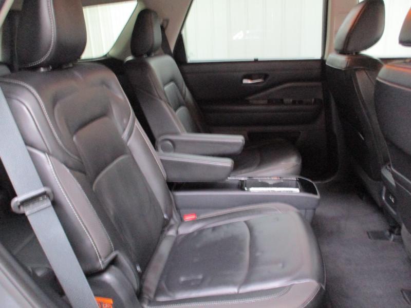 Nissan Pathfinder SL 2025