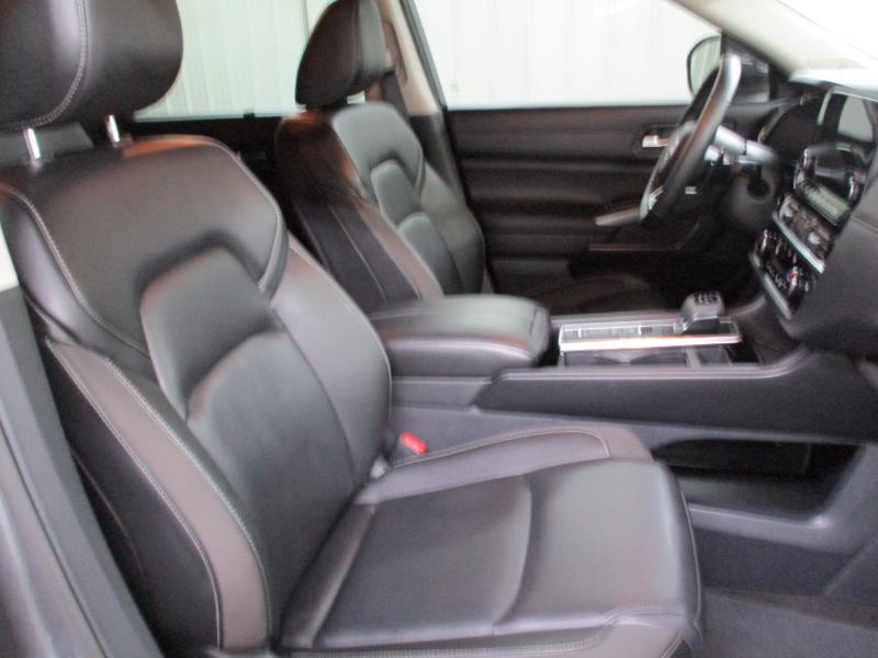 Nissan Pathfinder SL 2025