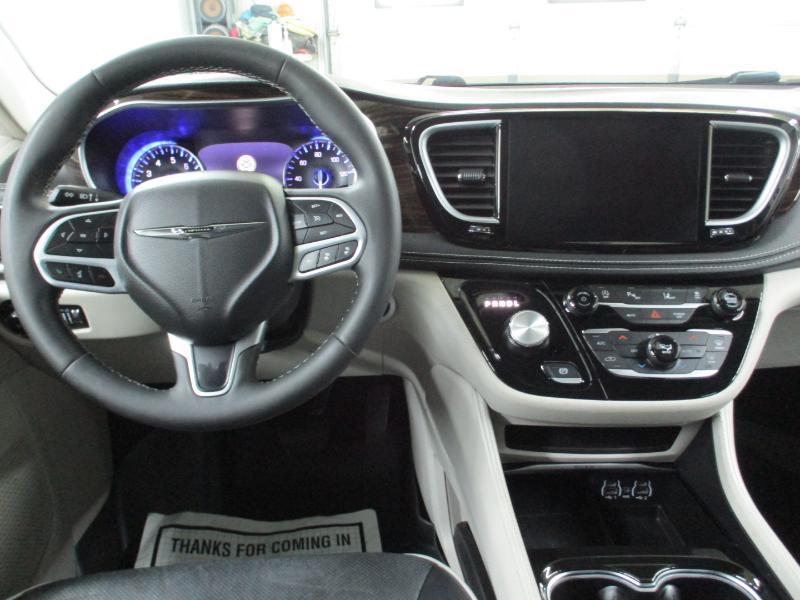 Chrysler Pacifica Limited 2023