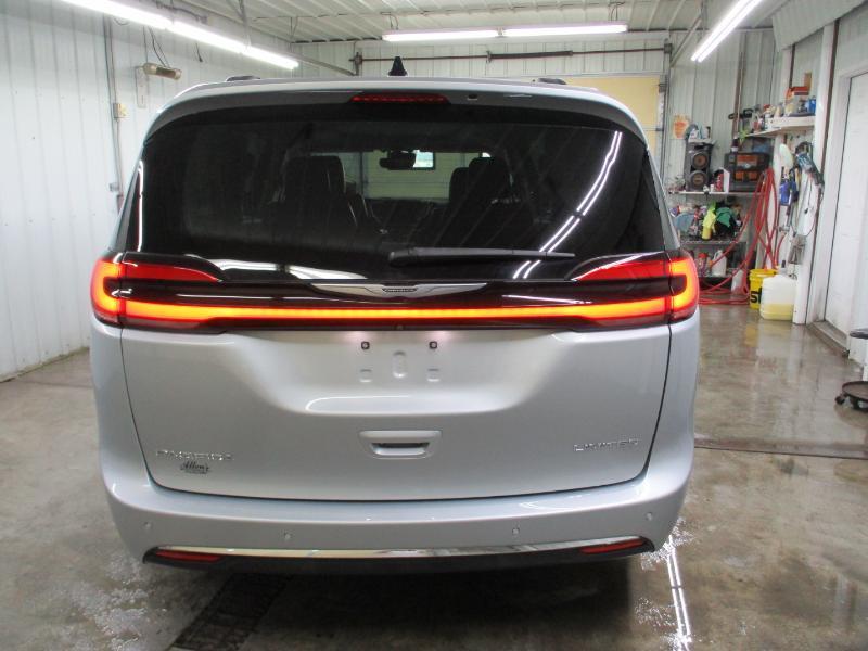 Chrysler Pacifica Limited 2023