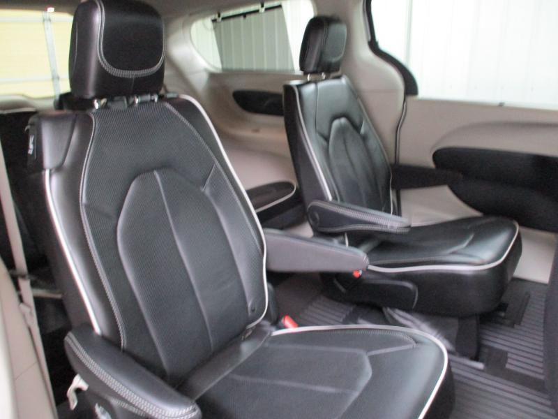 Chrysler Pacifica Limited 2023