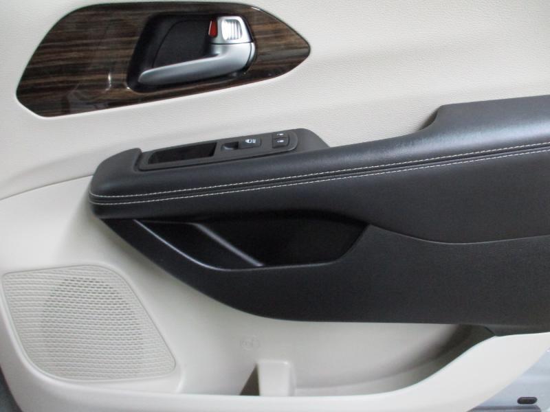 Chrysler Pacifica Limited 2023