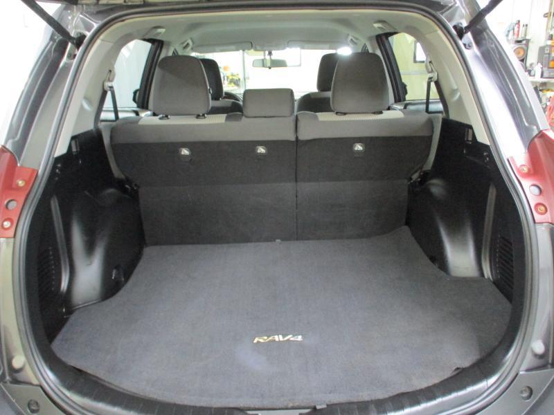 Toyota RAV4 LE AWD 2015