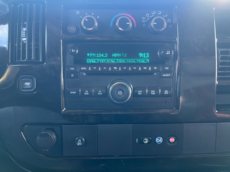 Chevrolet Express G1500 3LT RV 2014 Chevrolet Express G1500 3LT RV 2014