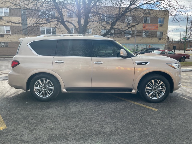 Infiniti QX80 LUXE 4WD 2019
