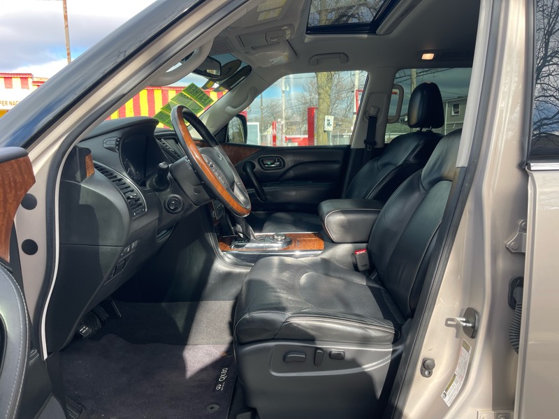 Infiniti QX80 LUXE 4WD 2019