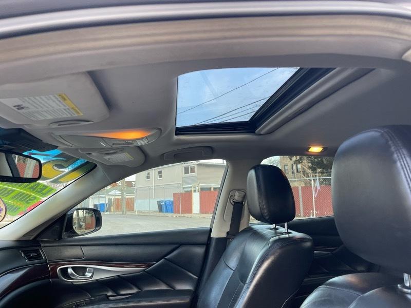 Infiniti Q70 3.7 AWD 2015