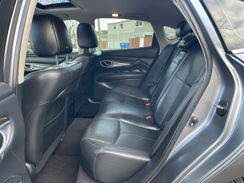 Infiniti Q70 3.7 AWD 2015