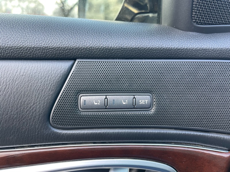 Infiniti Q70 3.7 AWD 2015