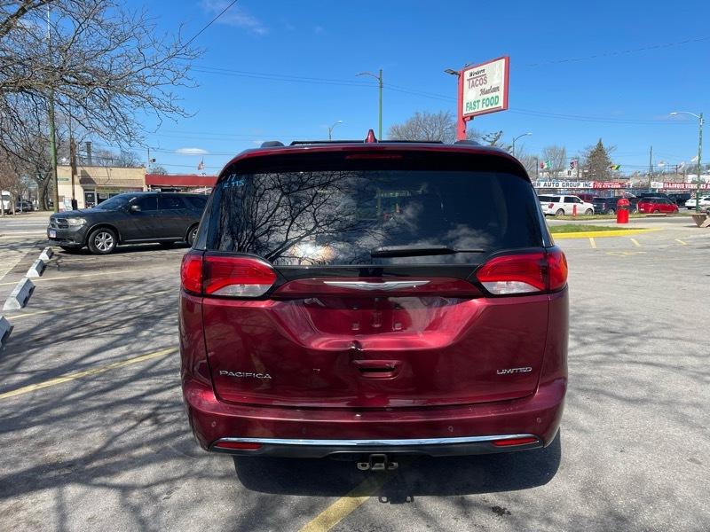 Chrysler Pacifica Limited 2017