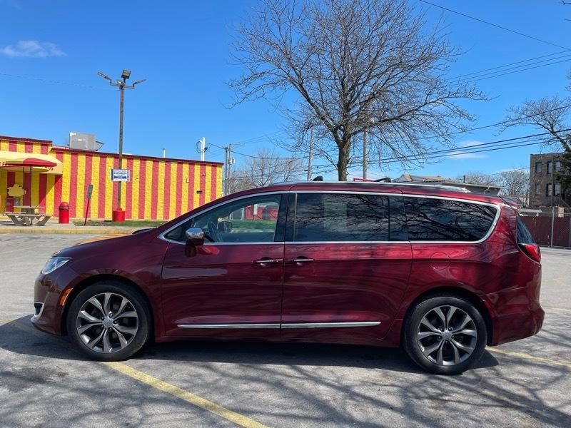 Chrysler Pacifica Limited 2017