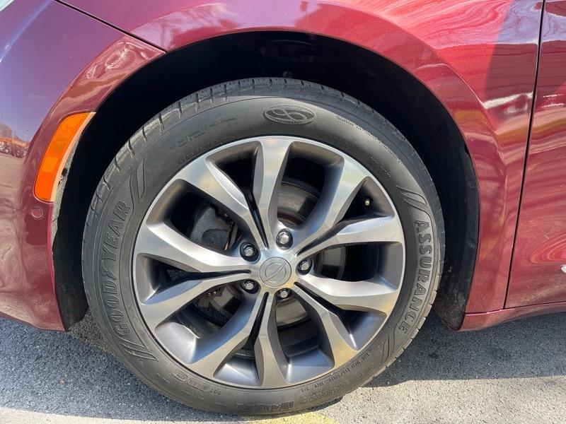 Chrysler Pacifica Limited 2017