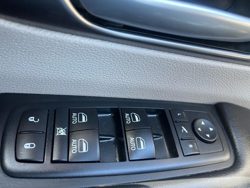 Chrysler Pacifica Limited 2017