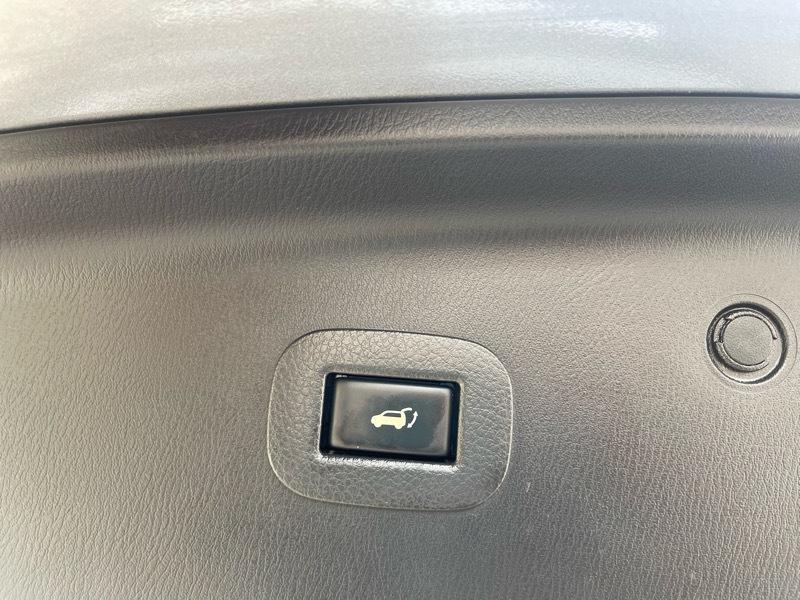 Nissan Armada 2WD 4dr Platinum 2018