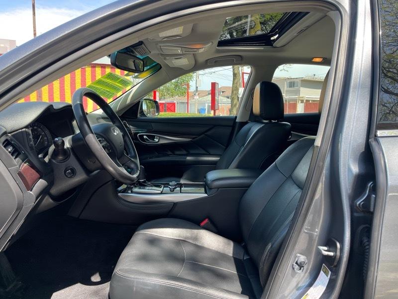 Infiniti Q70 3.7 2017