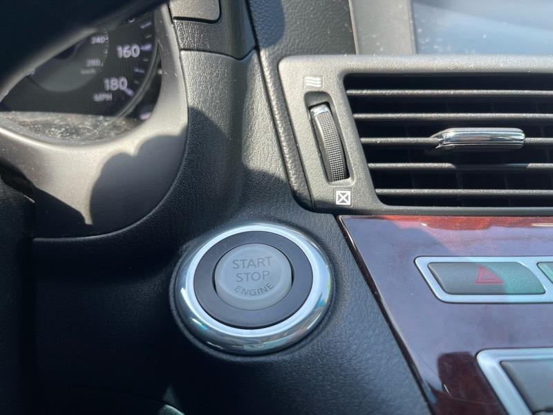 Infiniti Q70 3.7 2017