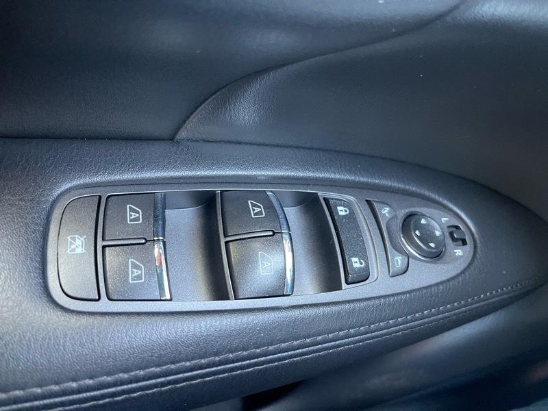 Infiniti Q70 3.7 2017