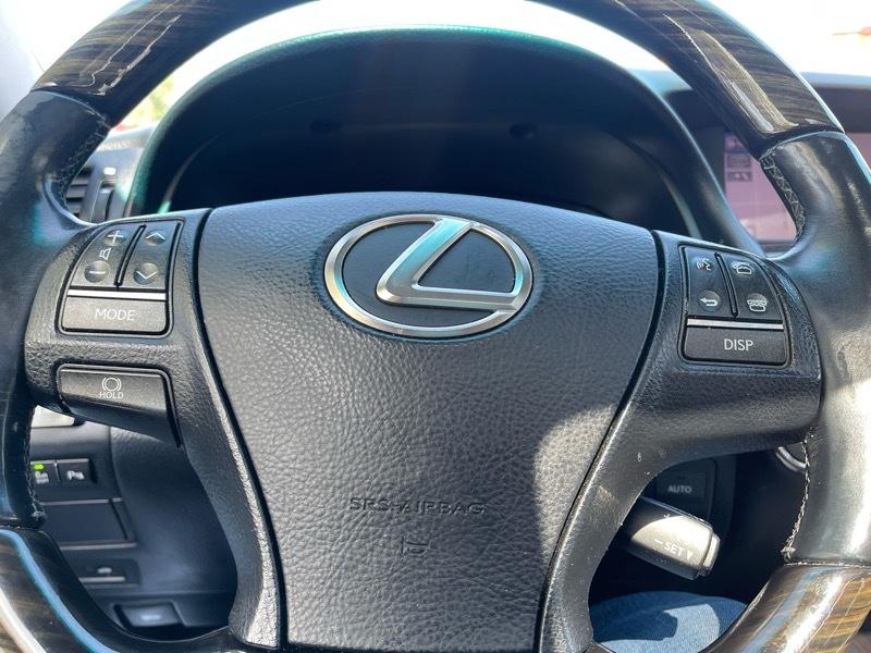 Lexus LS 460 Luxury Sedan AWD 2013