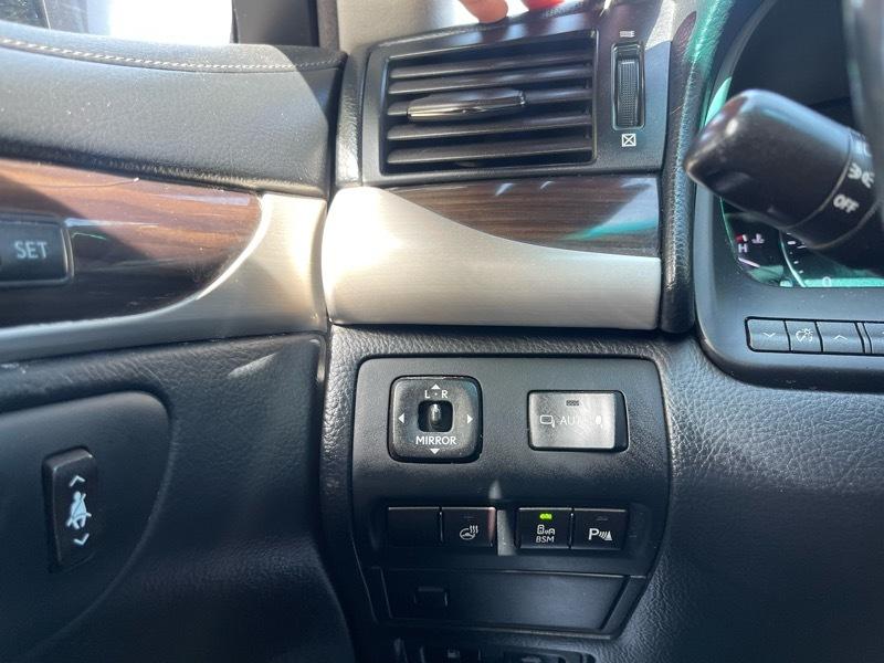 Lexus LS 460 Luxury Sedan AWD 2013