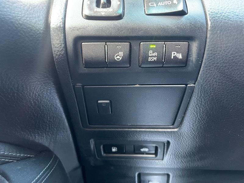 Lexus LS 460 Luxury Sedan AWD 2013