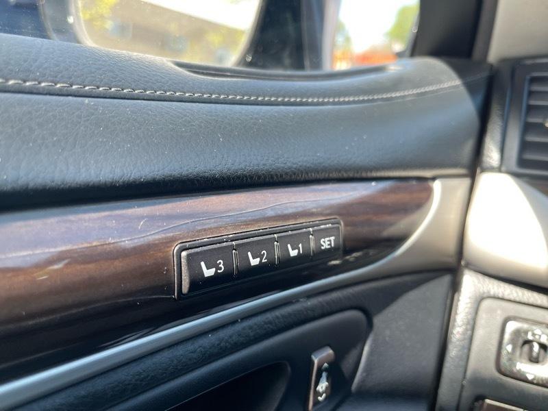 Lexus LS 460 Luxury Sedan AWD 2013