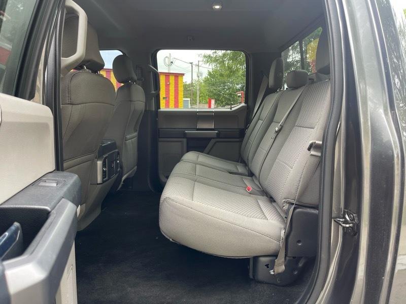 Ford F-150 4WD Reg Cab 145" XLT 2015