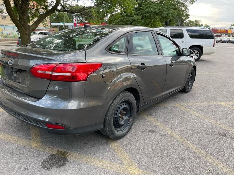 Ford Focus S Sedan 2018