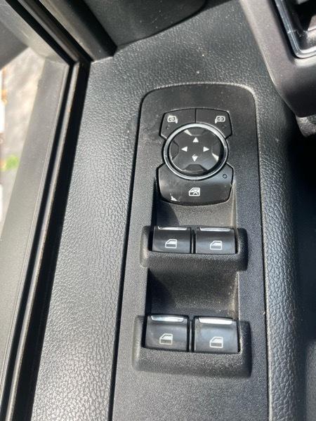 Ford F-150 4WD Reg Cab 145" XLT 2019