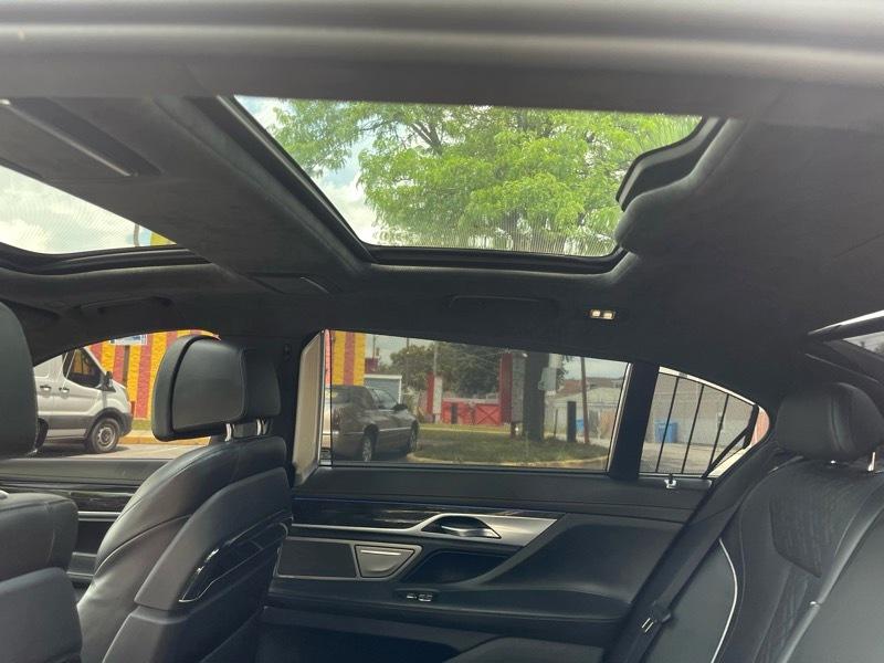 BMW 7-Series 750i xDrive 2016