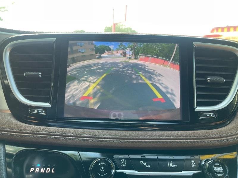 Chrysler Pacifica Limited AWD 2021