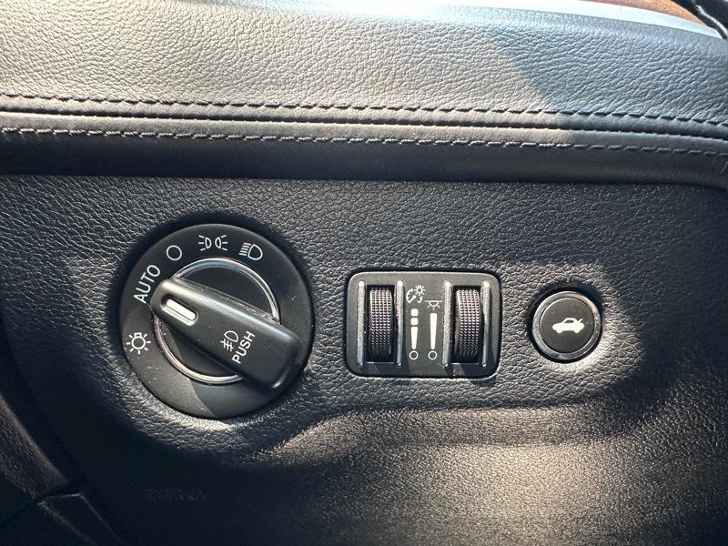Chrysler 300 C Platinum RWD 2015