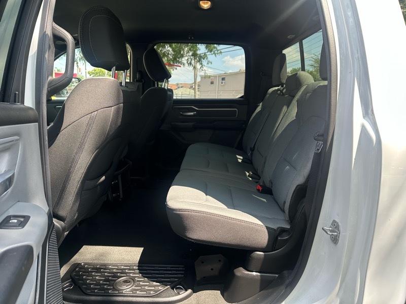 RAM 1500 Big Horn Crew Cab LWB 4WD 2022