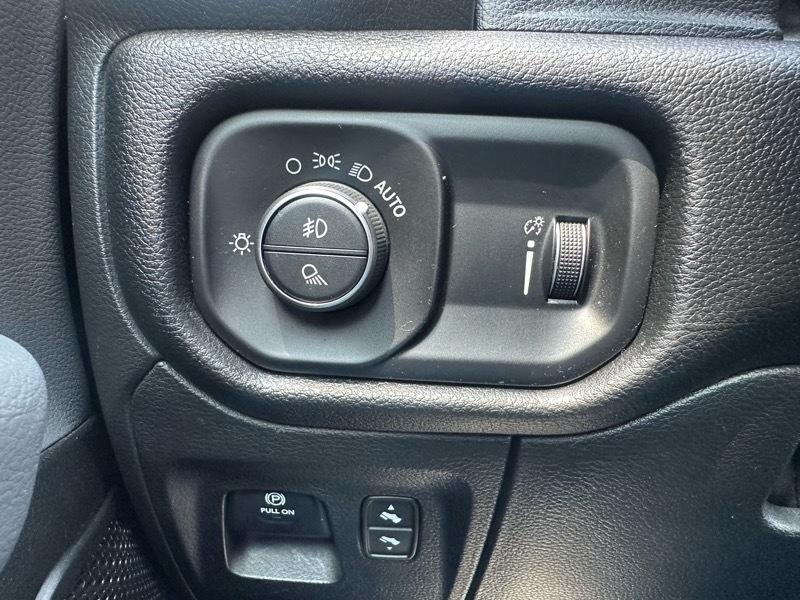 RAM 1500 Big Horn Crew Cab LWB 4WD 2022