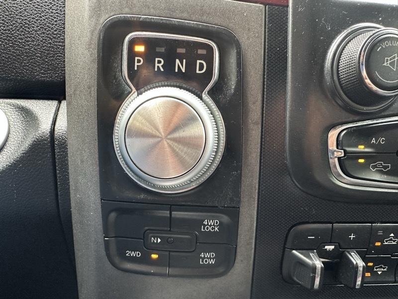 RAM 1500 4WD Crew Cab 140.5" Rebel 2016