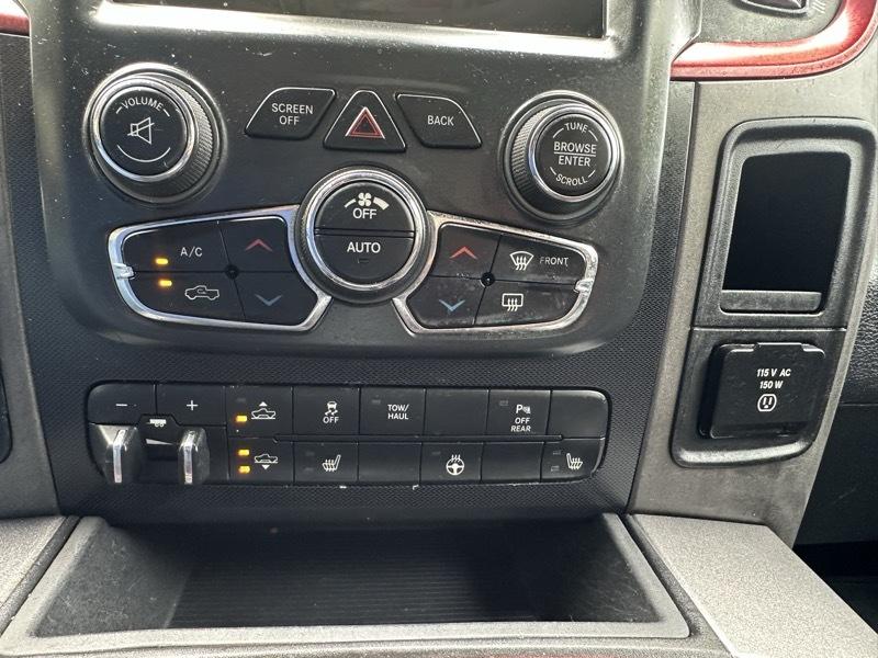 RAM 1500 4WD Crew Cab 140.5" Rebel 2016