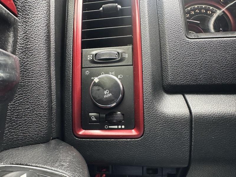 RAM 1500 4WD Crew Cab 140.5" Rebel 2016